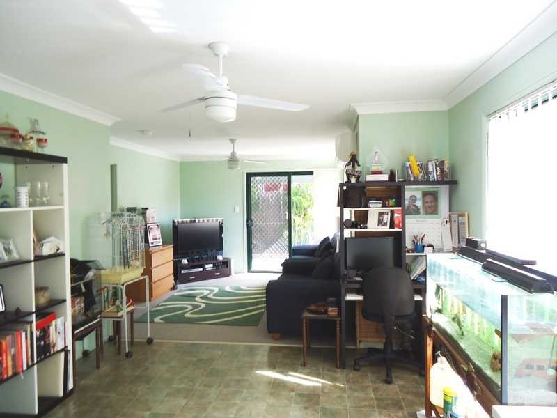 15 Phoenix Way, Crestmead QLD 4132