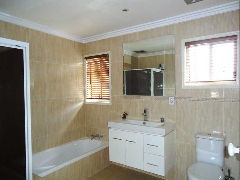 4 Maple Street, Marsden QLD 4132