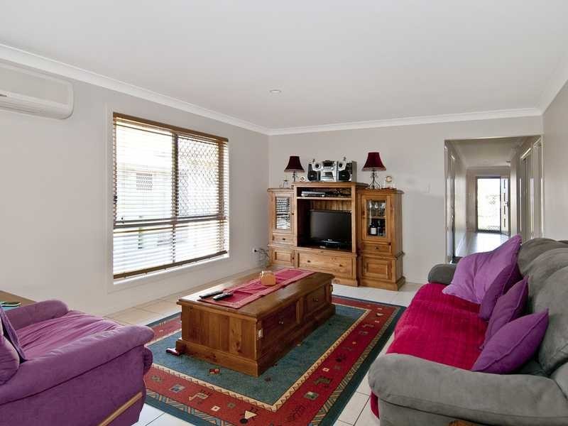 77 Lake Manchester Street, Logan Reserve QLD 4133