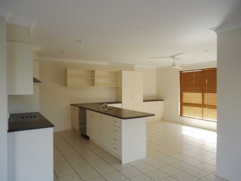 77 Lake Manchester Street, Logan Reserve QLD 4133