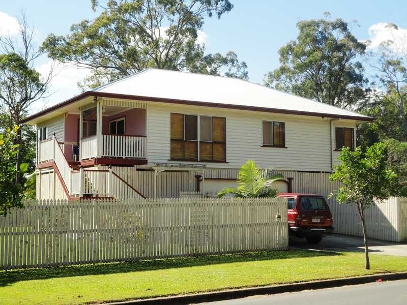 4 Cypress Drive, Marsden QLD 4132