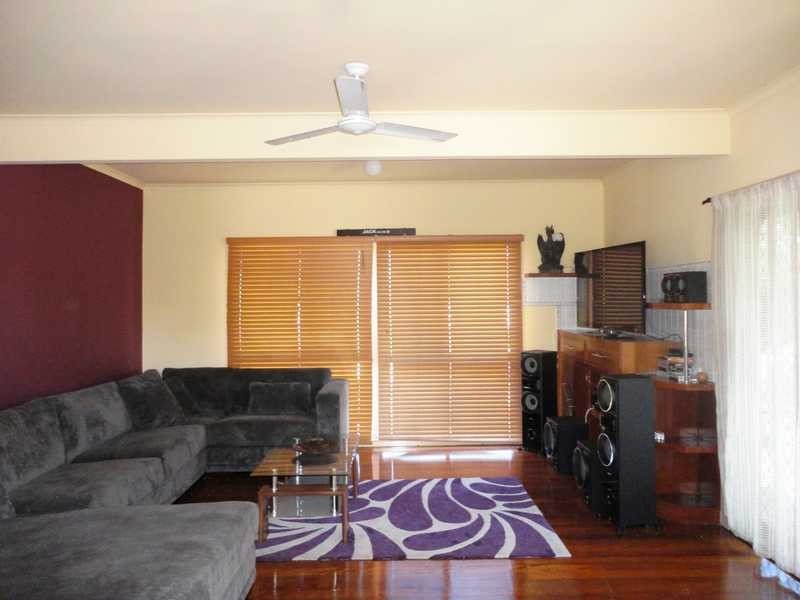 4 Cypress Drive, Marsden QLD 4132