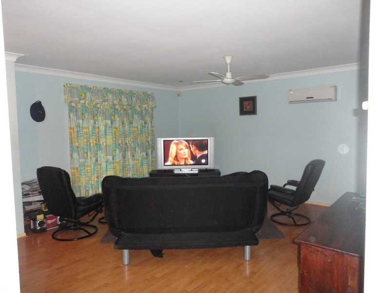 8 Burrinjuck Street, Marsden QLD 4132