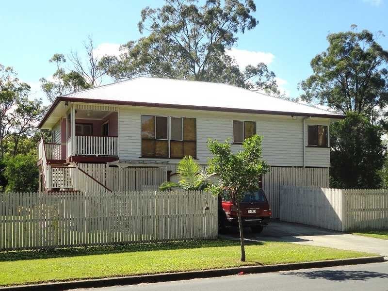 4 Cypress Drive, Marsden QLD 4132