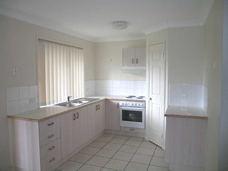 16 Dunbarton Lane, Bethania QLD 4205