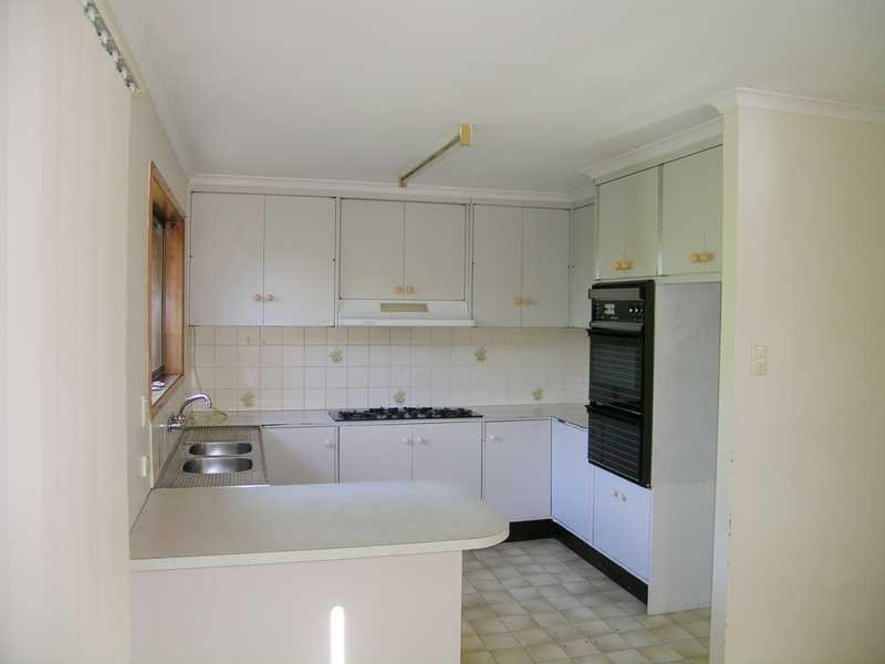 11 Redwood Street, Marsden QLD 4132