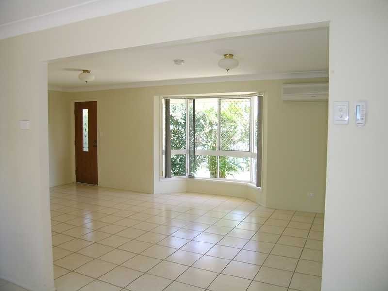 10 Debanie Court, Marsden QLD 4132