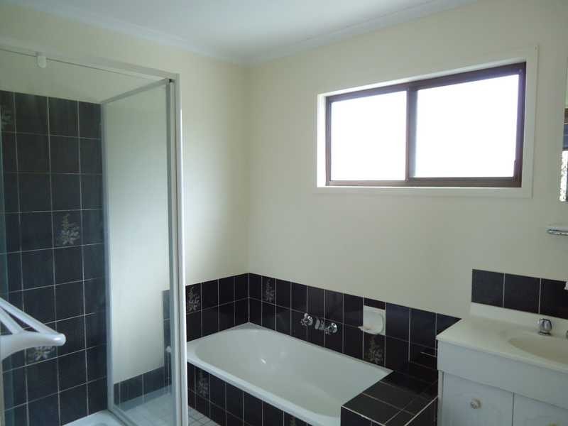 2 Meadow Street, Loganlea QLD 4131