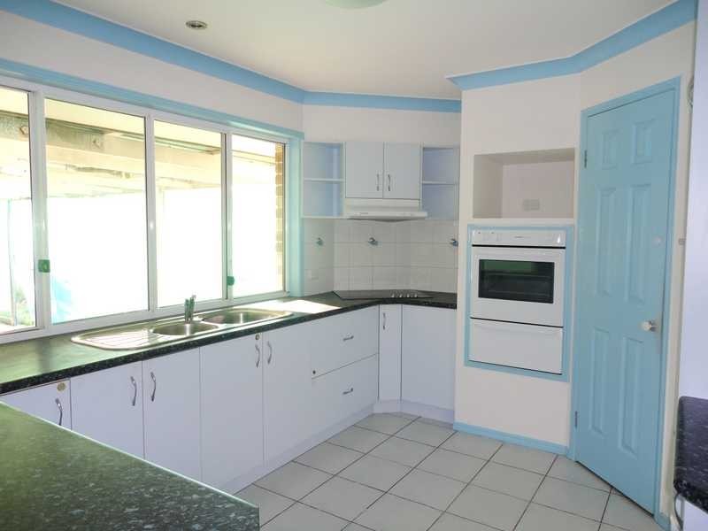 22 Kings Row, Edens Landing QLD 4207