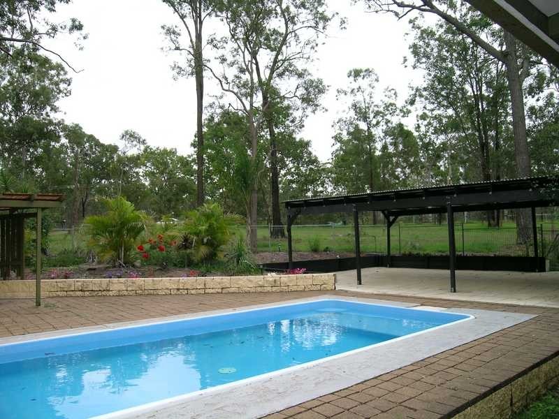 562 Middle Road, Greenbank QLD 4124