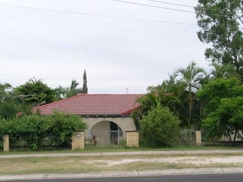 2 Owens Cres, Regents Park QLD 4118