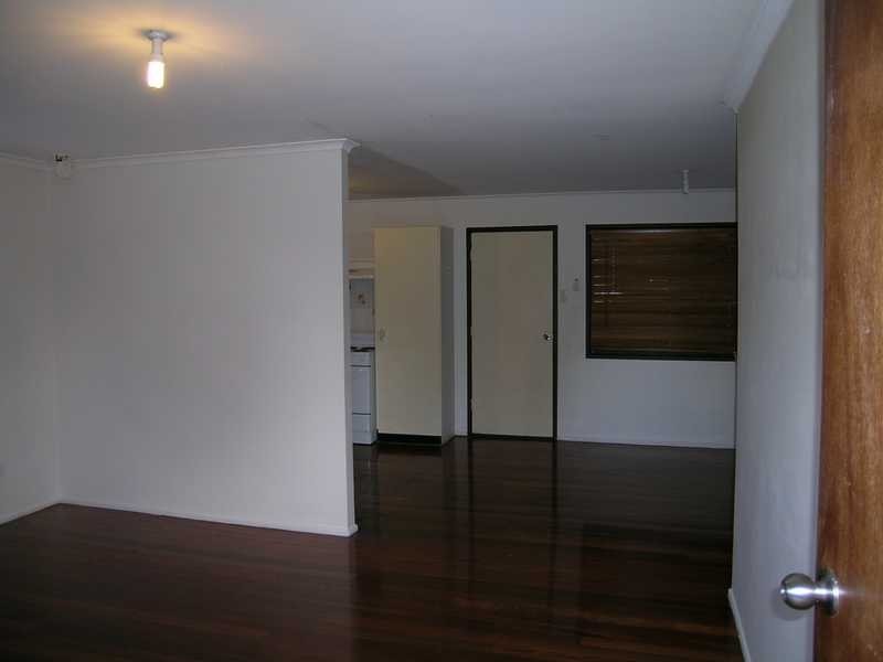 16 Waratah Drive, Crestmead QLD 4132