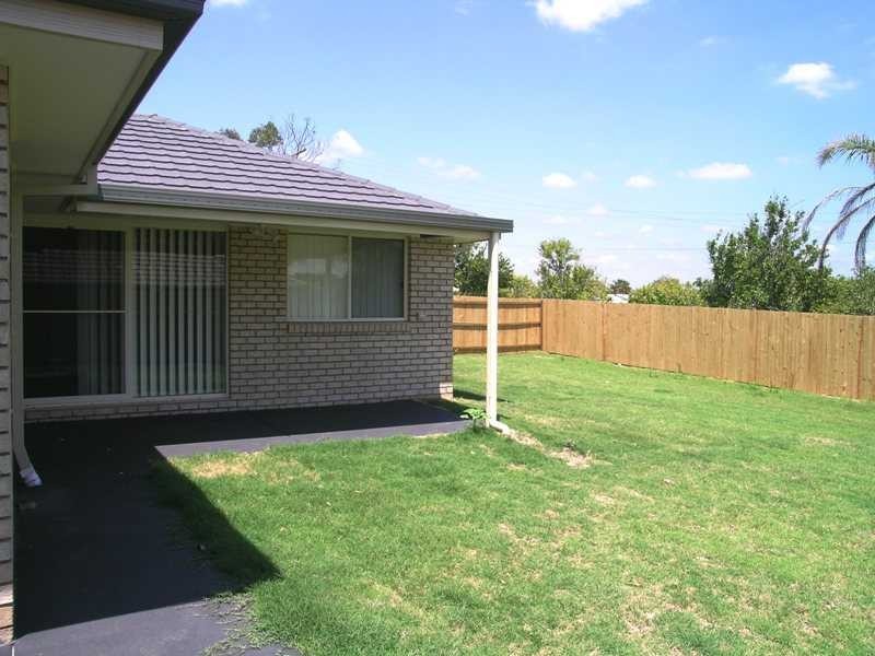 4 Lorikeet Way, Crestmead QLD 4132