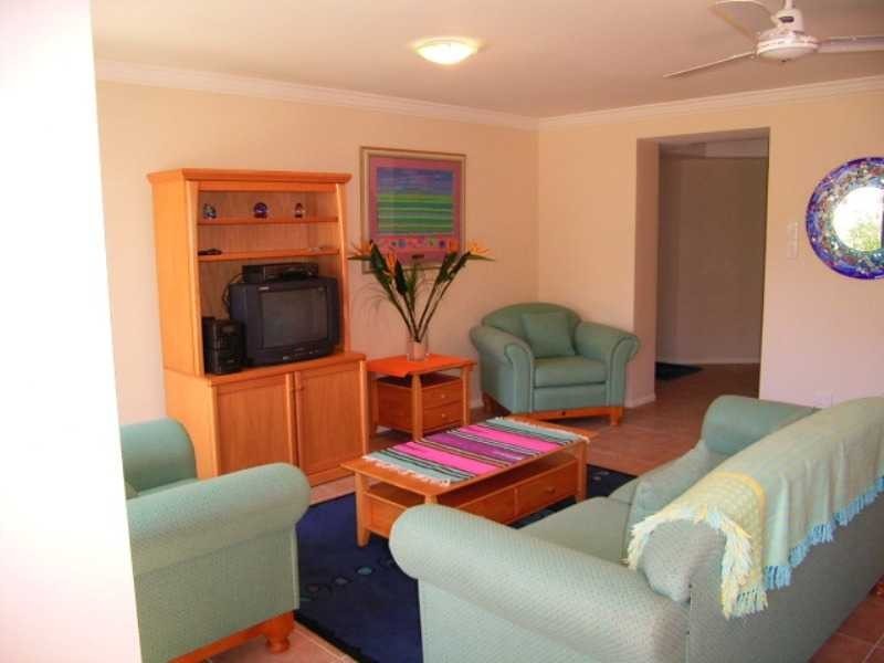 Unit 4 block 5/18-19 Pacific Parade, Yamba NSW 2464