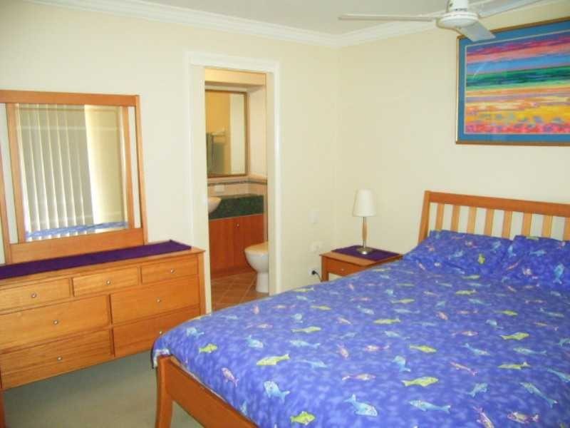 Unit 4 block 5/18-19 Pacific Parade, Yamba NSW 2464