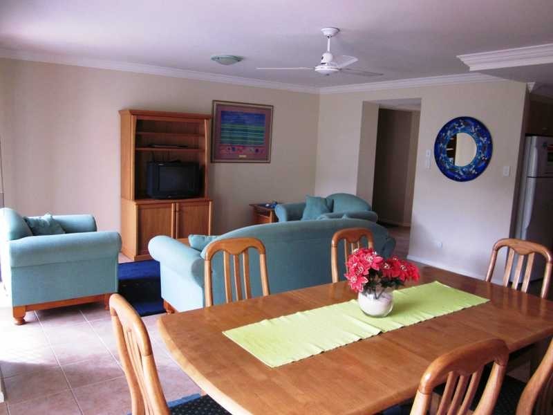 Unit 4 block 5/18-19 Pacific Parade, Yamba NSW 2464