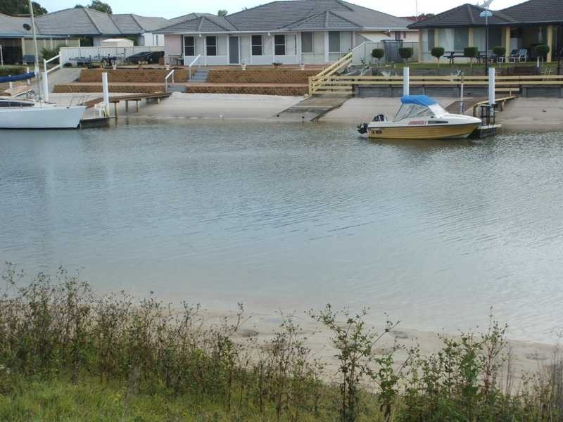 4 Barellan Avenue, Yamba NSW 2464