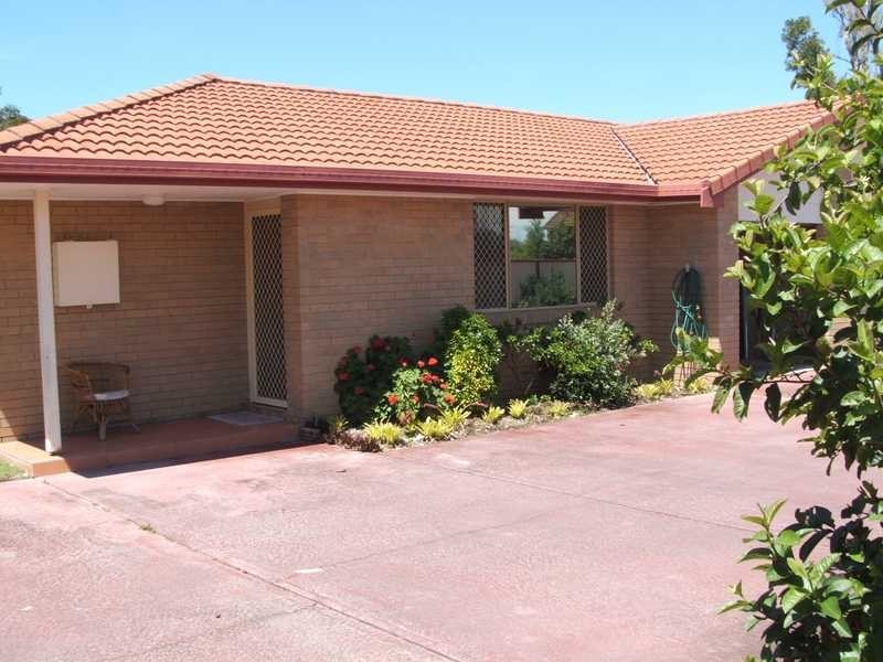 Unit 2/63 Melaleuca Drive, Yamba NSW 2464