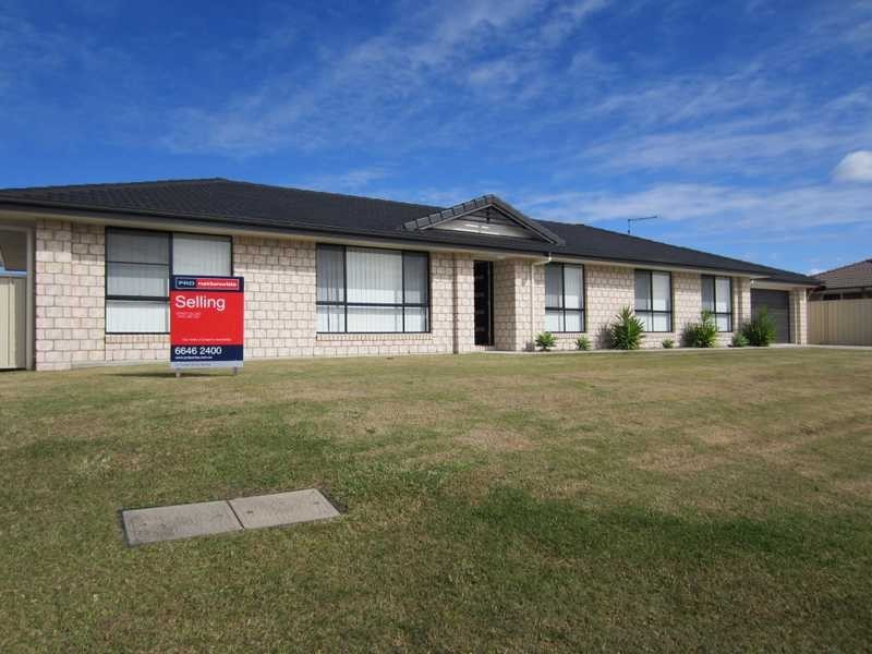 1 Harold Tory Drive, Yamba NSW 2464