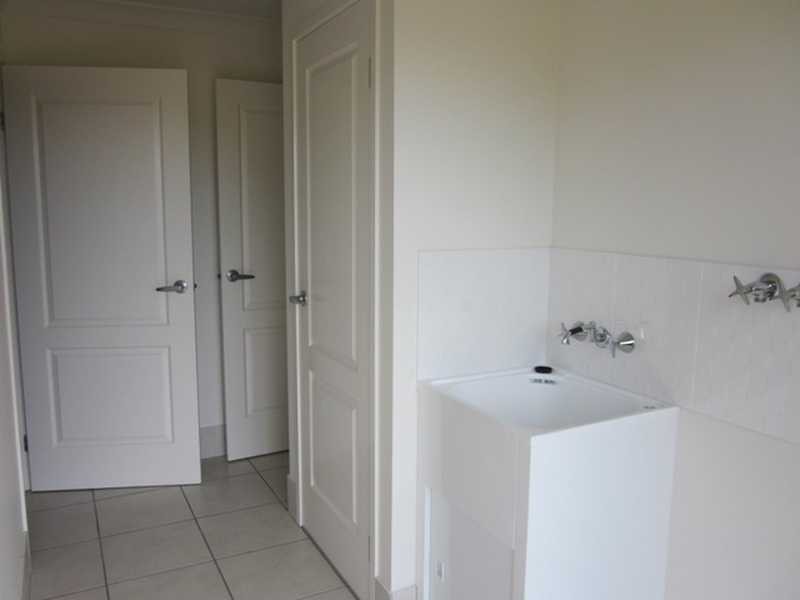 1 Harold Tory Drive, Yamba NSW 2464