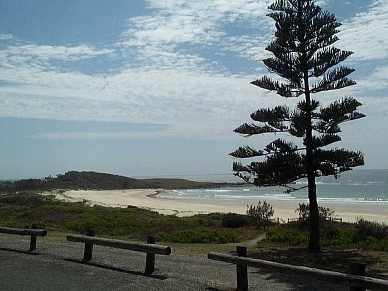 Unit 2/5 Pacific Parade, Yamba NSW 2464