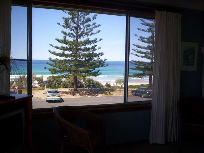 Unit 2/5 Pacific Parade, Yamba NSW 2464