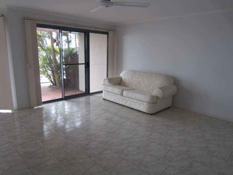 Unit 4/7 Edgewater Close, Yamba NSW 2464