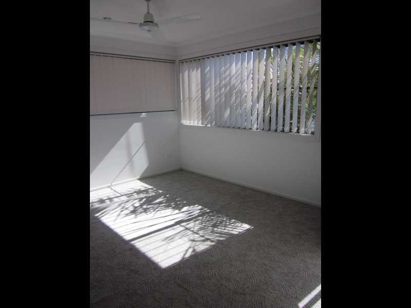 Unit 4/7 Edgewater Close, Yamba NSW 2464
