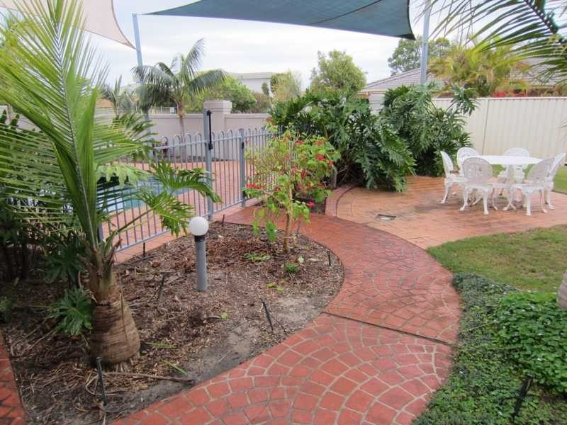 Unit 4/7 Edgewater Close, Yamba NSW 2464