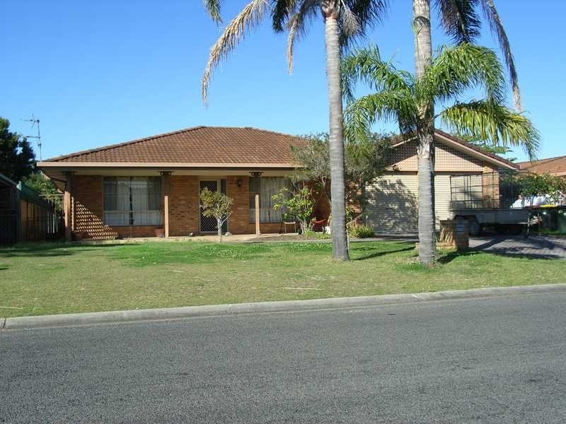 4 Palm Terrace, Yamba NSW 2464