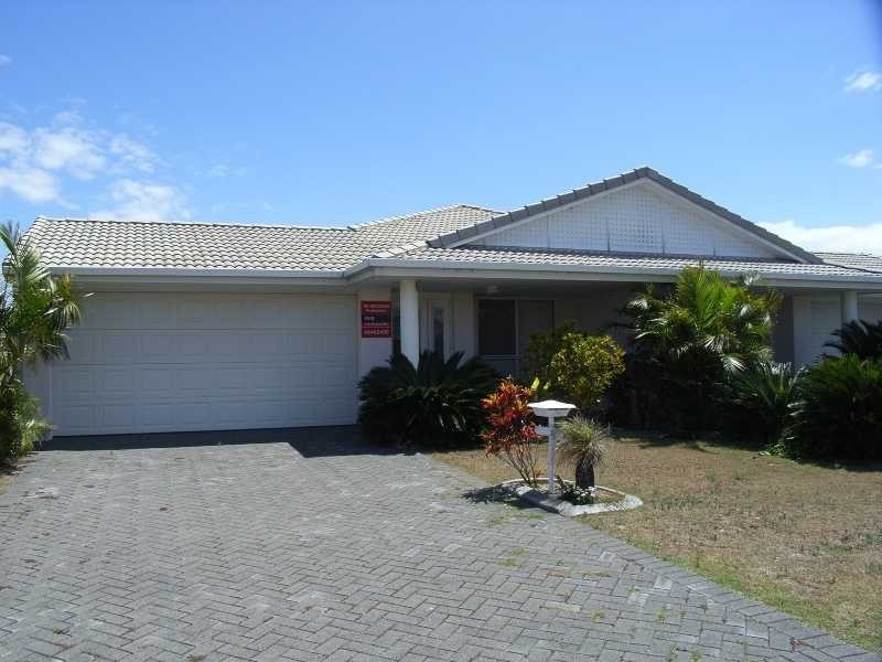 Unit 1/8 Nabilla Court, Yamba NSW 2464