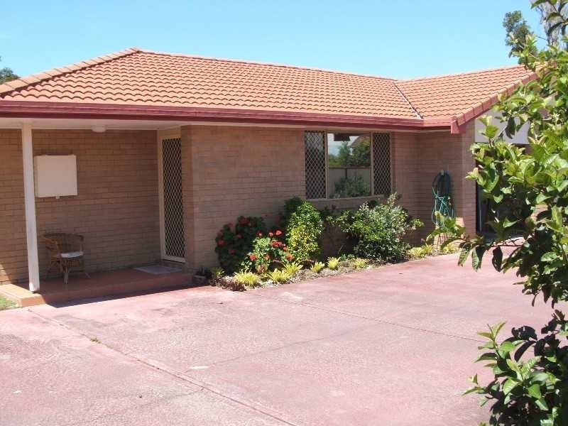 Unit 2/63 Melaleuca Drive, Yamba NSW 2464