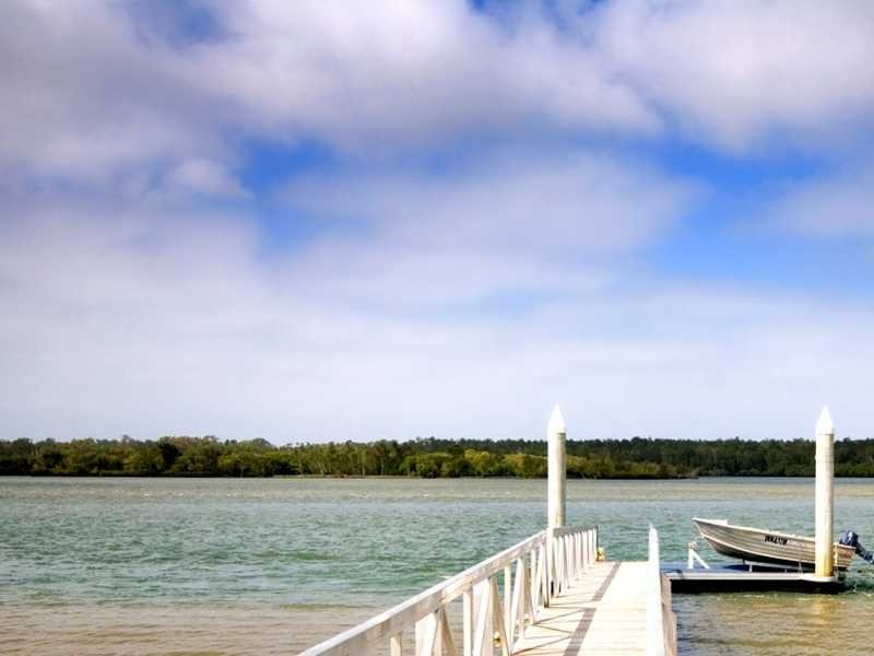 251 Micalo Road, Micalo Island NSW 2464