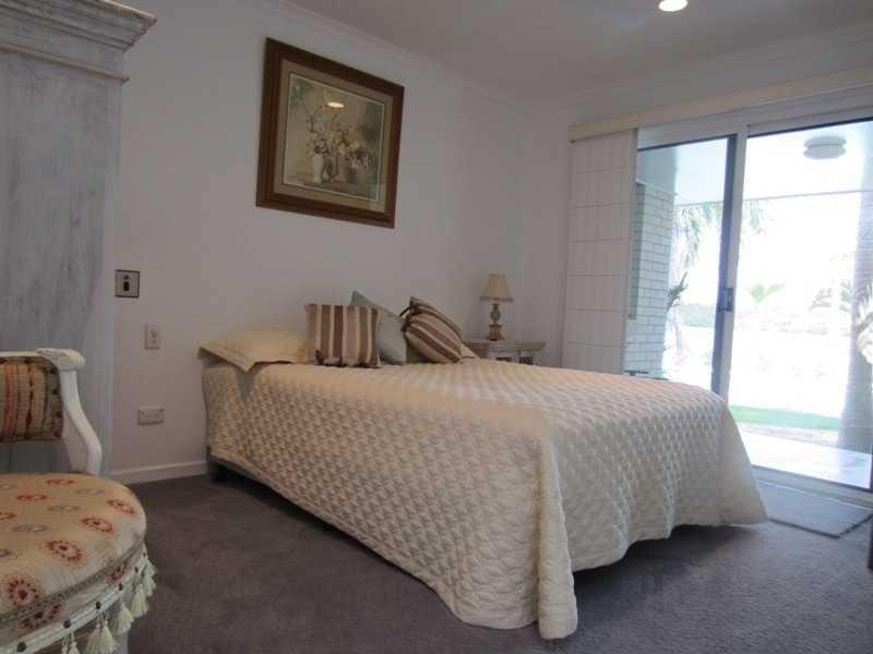 38 Palm Terrace, Yamba NSW 2464