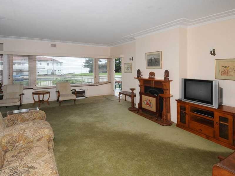 16 Clarence Street, Yamba NSW 2464