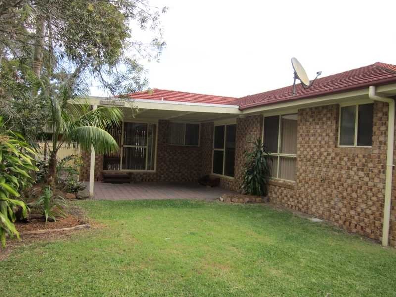 8 Mariners Way, Yamba NSW 2464