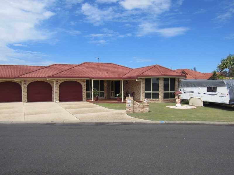 6 Bayview Drive, Yamba NSW 2464