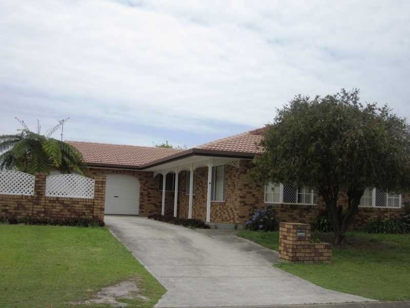 11 Casuarina Close, Yamba NSW 2464