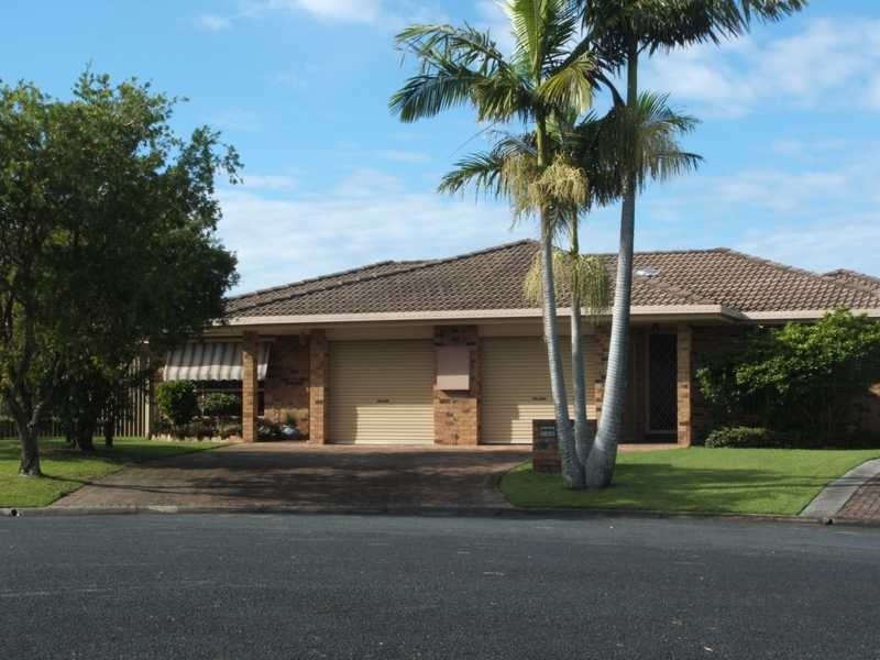 Unit 1/24 Heron Court, Yamba NSW 2464