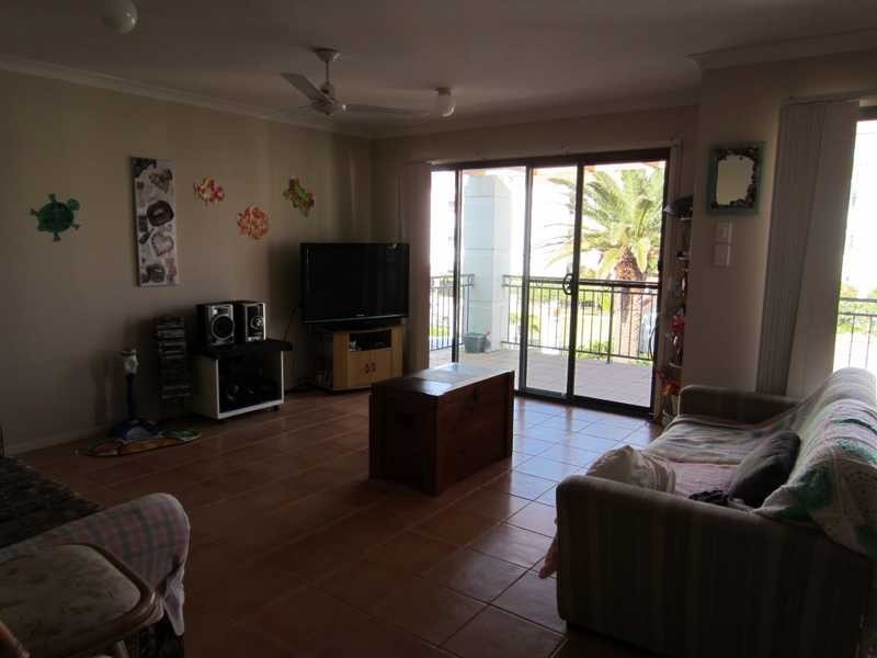 Unit 2 Block 5/18-19 Pacific Parade, Yamba NSW 2464