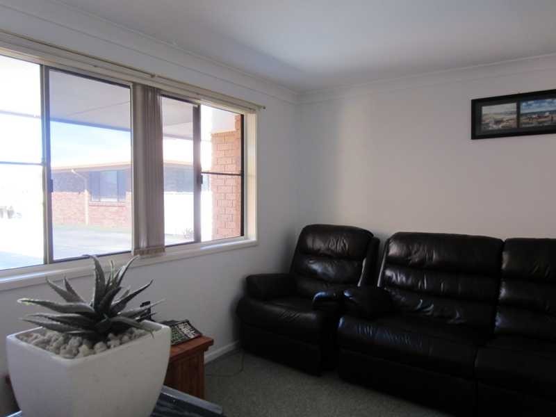 Unit 1/9 Hakea Avenue, Yamba NSW 2464