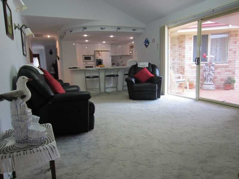 6 Bayview Drive, Yamba NSW 2464