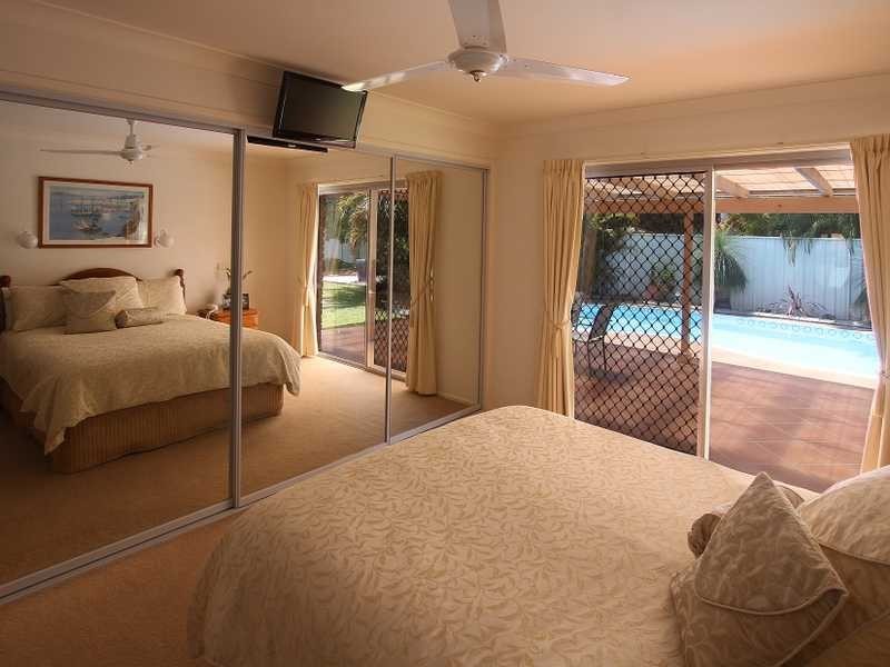 15 Palm Terrace, Yamba NSW 2464