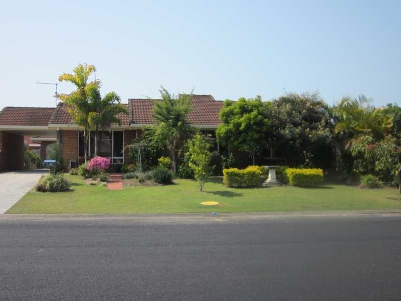 10 Osprey Drive, Yamba NSW 2464