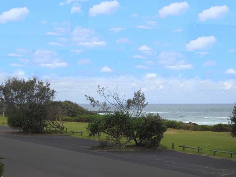 Unit 5 Block 1/18-19 PACIFIC PARADE, Yamba NSW 2464