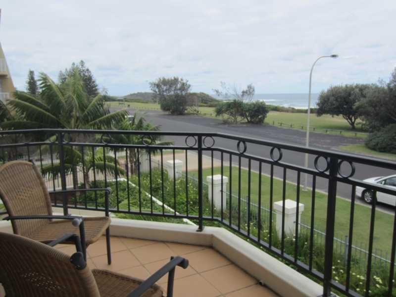 Unit 5 Block 1/18-19 PACIFIC PARADE, Yamba NSW 2464