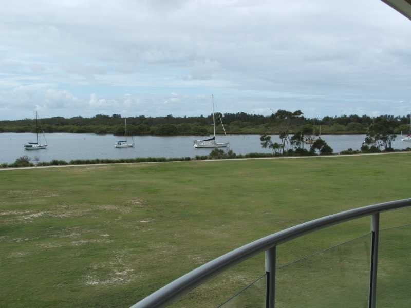 Unit 2/8 Bent Street, Yamba NSW 2464