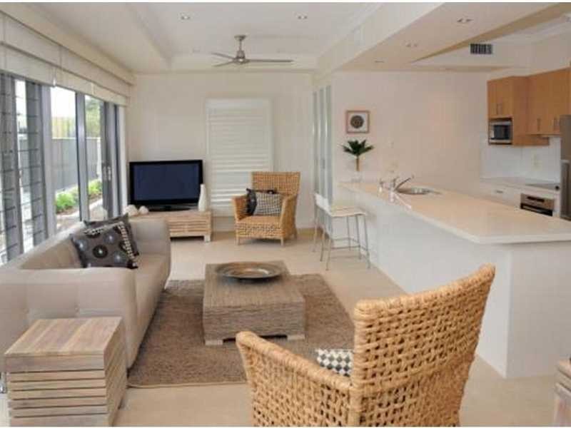 Unit 4/8 Bent Street, Yamba NSW 2464