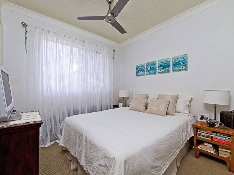 215/92 Musgrave Street, Kirra QLD 4225