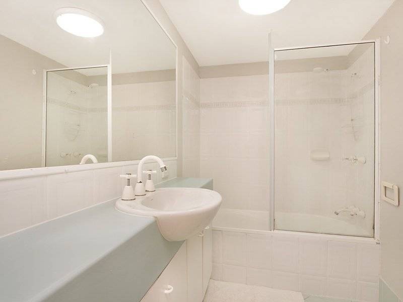 28/112 Musgrave Street, Kirra QLD 4225